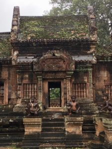 angkor wat temples hiking